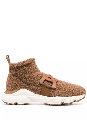 Tod's shearling logo-plaque sneakers - Brown