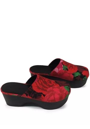 Magda Butrym rose-print platform mules - Red