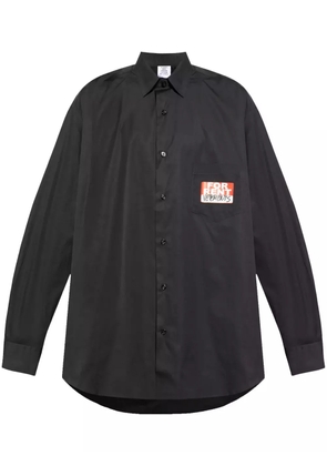 VETEMENTS sticker-print shirt - Black