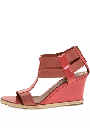 Fendi Pre-Owned patent leather wedge sandals - Pink