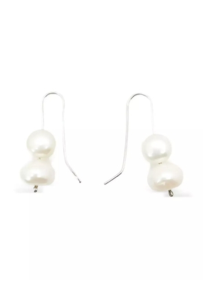 Jennifer Gibson Jewellery 2020s double-pearl drop earrings - Silver