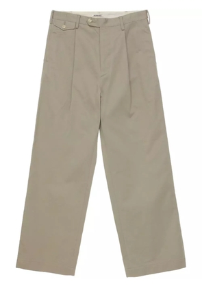 Auralee pintuck-detail chino trousers - Green