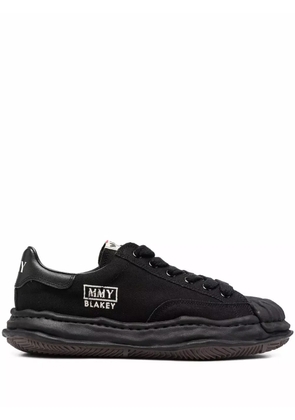 Maison MIHARA YASUHIRO ridged-trim low-top sneakers - Black
