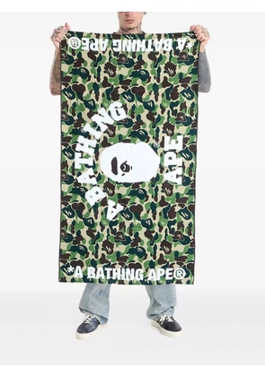 A BATHING APE® Abc Camo cotton beach towel - Green