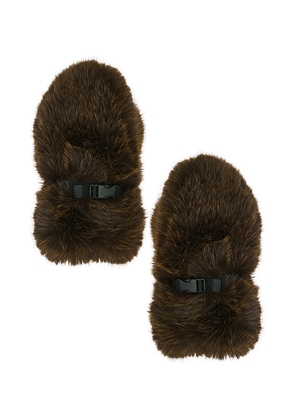 jocelyn Faux Fox Mittens in Chocolate.