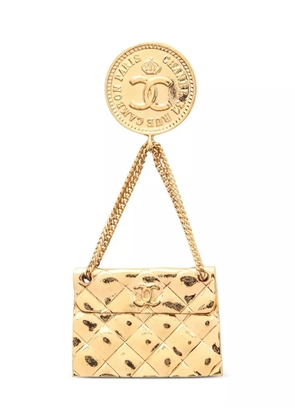 CHANEL Pre-Owned 1986-1988 Coco Mark matelasse brooch - Gold