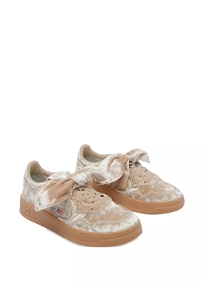 Autry Medalist bow-detail sneakers - Neutrals