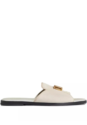 Agnona buckle suede sandals - Neutrals