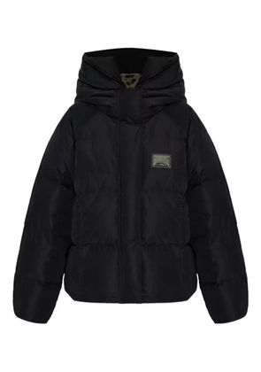 Dolce & Gabbana hooded logo-plaque puffer jacket - Black