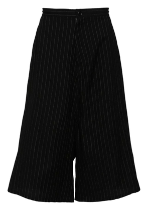 Y's pinstripe cropped trousers - Black