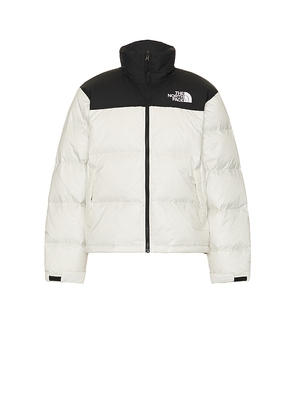 The North Face 1996 Retro Nuptse Jacket in White. Size L. Also in M, XL/1X, XXL/2X.