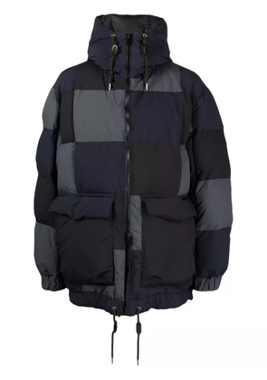 sacai panelled hooded puffer jacket - Blue