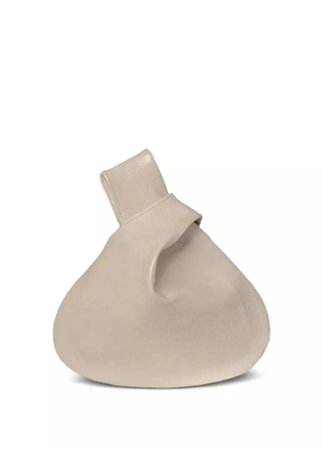 MARY SMALLWOOD patent leather knot clutch - Neutrals