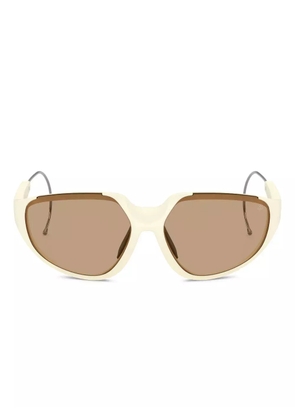 Moncler Eyewear logo-print sunglasses - White