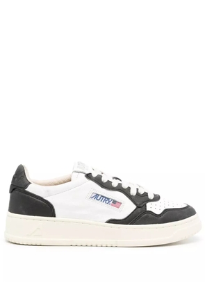 Autry logo-patch leather sneakers - Black