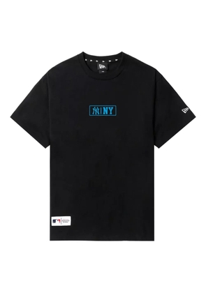 NEW ERA CAP lettering-print graphic T-shirt - Black