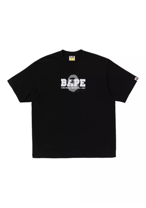 A BATHING APE® graphic-print T-shirt - Black