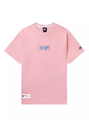 NEW ERA CAP box-logo printed T-shirt - Pink