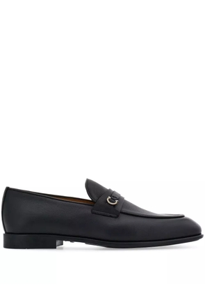 Ferragamo Gancini-plaque leather loafers - Black