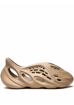 adidas Yeezy YEEZY Foam Runner 'Mist' sneakers - Brown