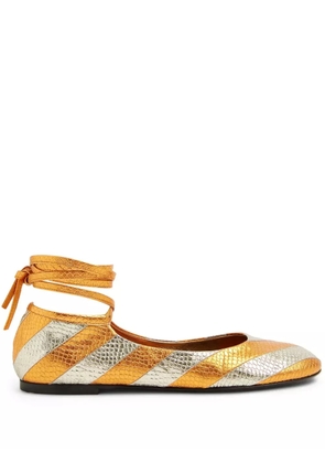 La DoubleJ striped metallic-effect ballerina shoes - Orange