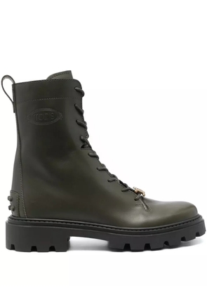 Tod's logo-plaque leather boots - Green
