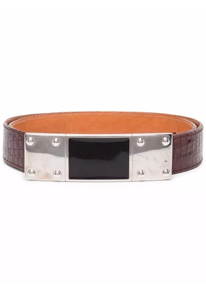 Gianfranco Ferré Pre-Owned 1990s elongated flat buckle crocodile effect belt - Red