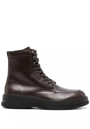 Tommy Hilfiger logo-debossed leather boots - Brown