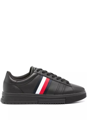 Tommy Hilfiger stripe-detail lace-up sneakers - Black