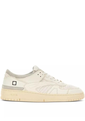 D.A.T.E. Torneo NZ perforated sneakers - White