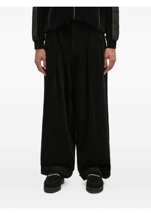 Engineered Garments pleated trousers - Black