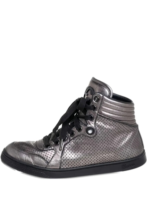 Gucci Pre-Owned perforated leather sneakers - Metallic