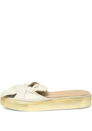 Charlotte Olympia pre-owned 35mm bow-detail sandals - White