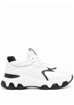 Hogan logo-patch lace-up sneakers - White
