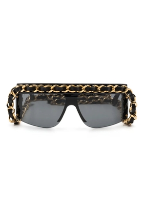 CHANEL Pre-Owned 1990-2000s leather-and-chain trimmed shield sunglasses - Black