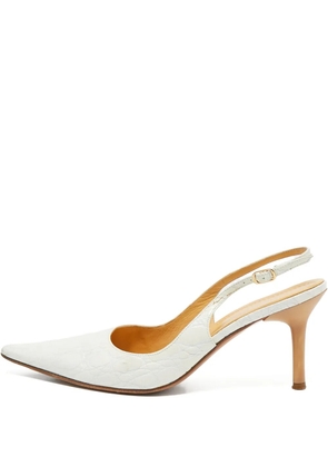 Casadei Vintage Pre-Owned 80mm quilted leather slingback pumps - White