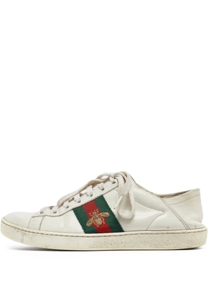 Gucci Pre-Owned embroidered low-top sneakers - White
