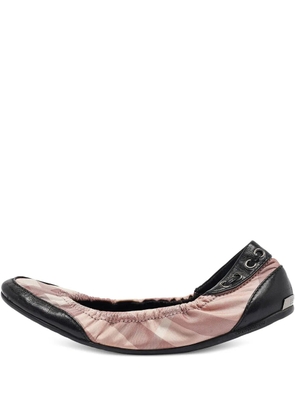 Burberry Pre-Owned Scrunch ballet flats - Pink