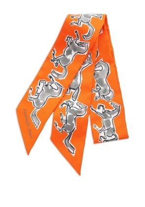 Hermès Pre-Owned 2020s Chevaux En Liberte silk scarf - Orange