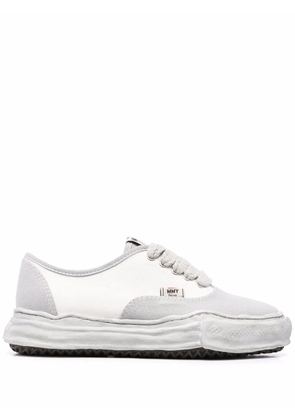 Maison MIHARA YASUHIRO contrasting-panel design sneakers - Grey