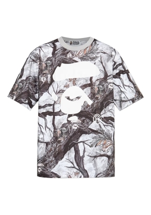 A BATHING APE® logo-print T-shirt - Grey