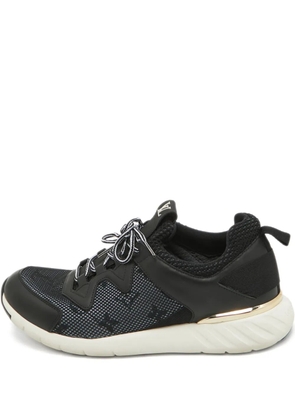 Louis Vuitton Pre-Owned Monogram sneakers - Black