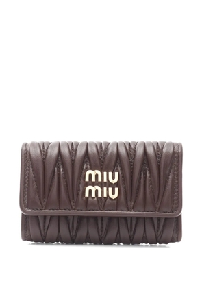 Miu Miu Pre-Owned 2020 matelassé leather key case - Brown