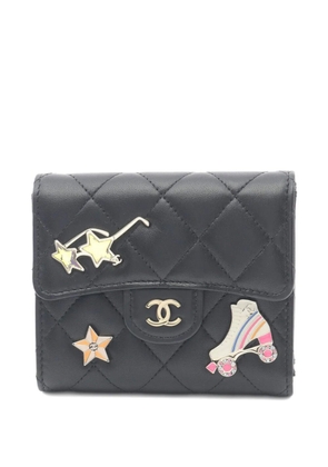CHANEL Pre-Owned 2021 small Classic matelassé wallet - Black