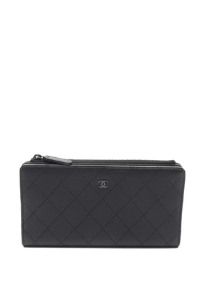 CHANEL Pre-Owned 2021 Matelasse zip wallet - Black
