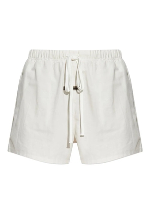 FEAR OF GOD ESSENTIALS logo-plaque drawstring shorts - White