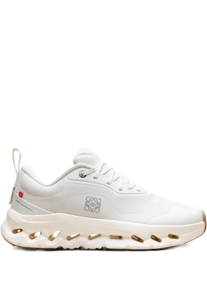 On Running x Loewe Cloudtilt 2 'All White' sneakers