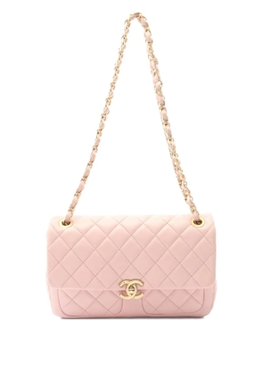 CHANEL Pre-Owned 2021 matelasse chain shoulder bag - Pink