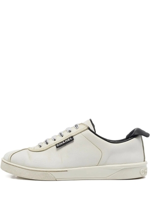 CHANEL Pre-Owned 2024 CC sneakers - Black