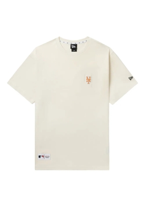 NEW ERA CAP logo-patch cotton T-shirt - Neutrals